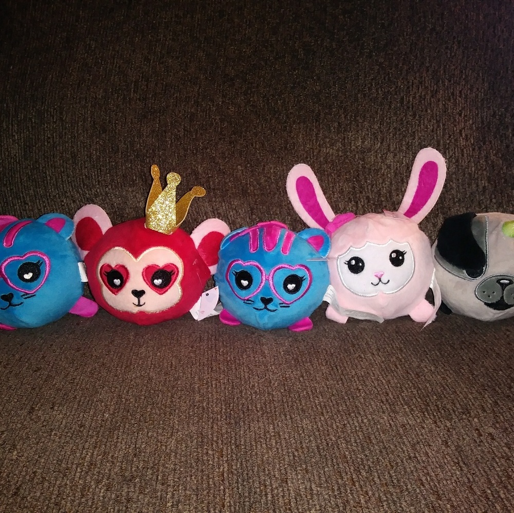 Squishy plush balls